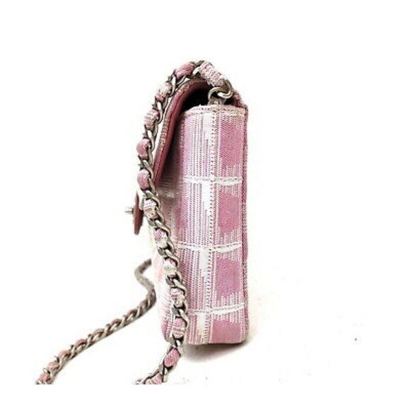 Chanel Pink Canvas Shoulder Bag - Picture 3 of 9